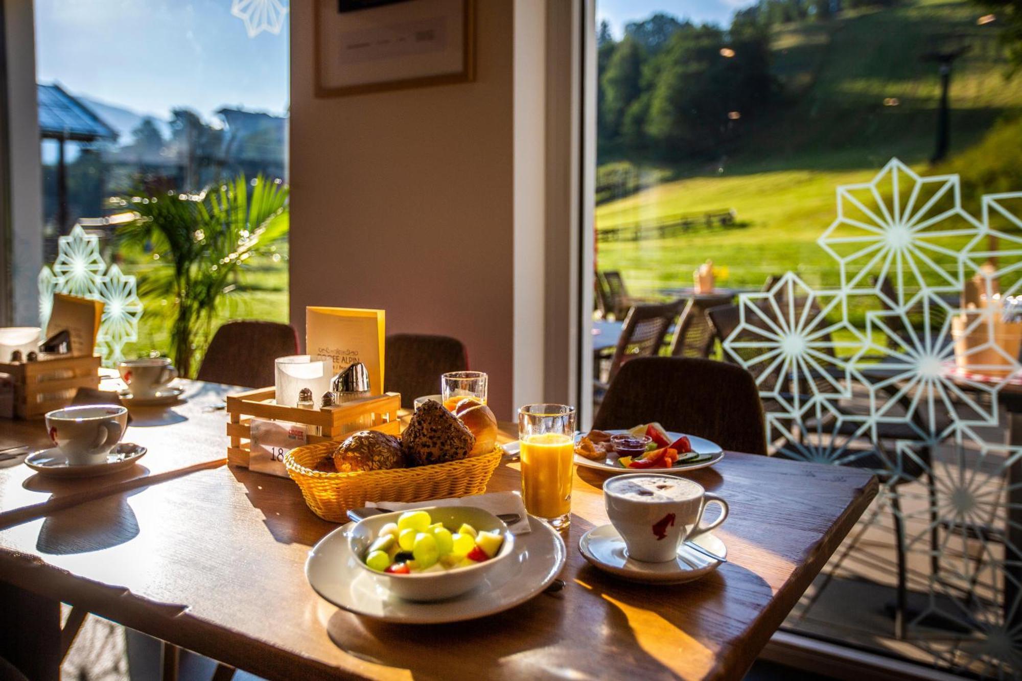 Cooee Alpin Hotel Kitzbueheler Alpen Sankt Johann in Tirol Exterior foto